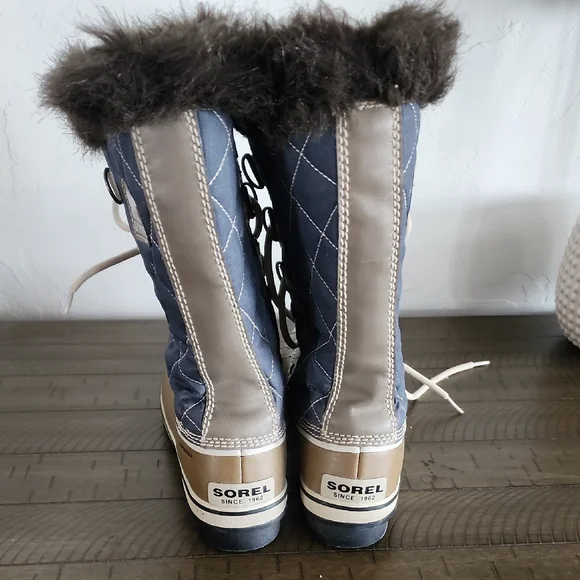 Sorel Fur-Lined Winter Boots - Picture 4 of 7